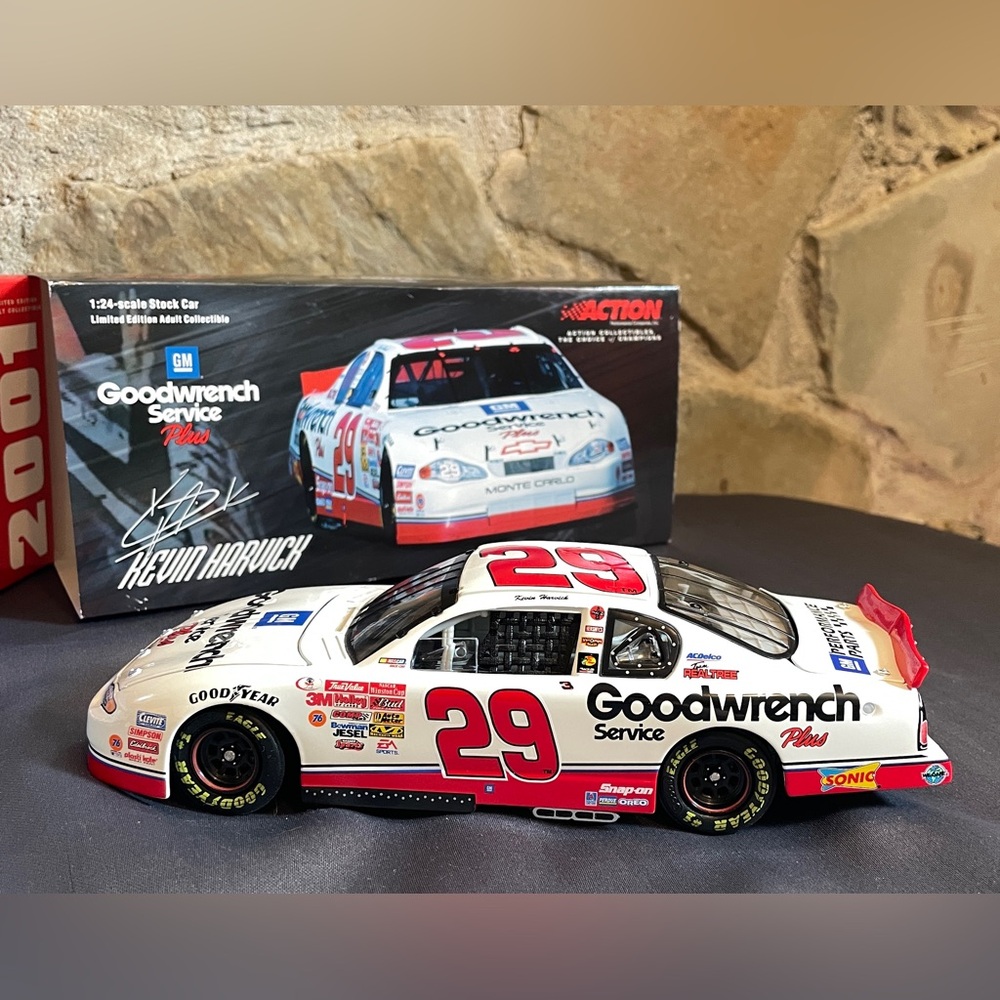 2001 Kevin Harvick #29 Goodwrench Service
Plus 1:24 Monte Carlo, Action MINT